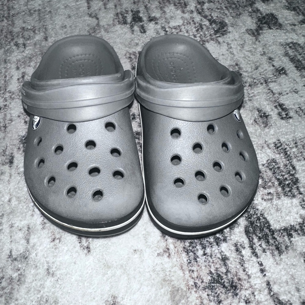 Crocs Gray Size C7